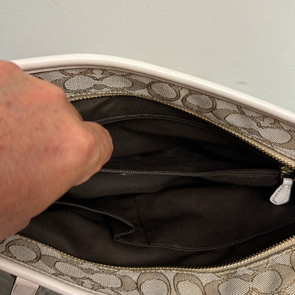 Authentic Coach natural/nude leather canvas F58282 signature tote almost new - Picture 8 of 9